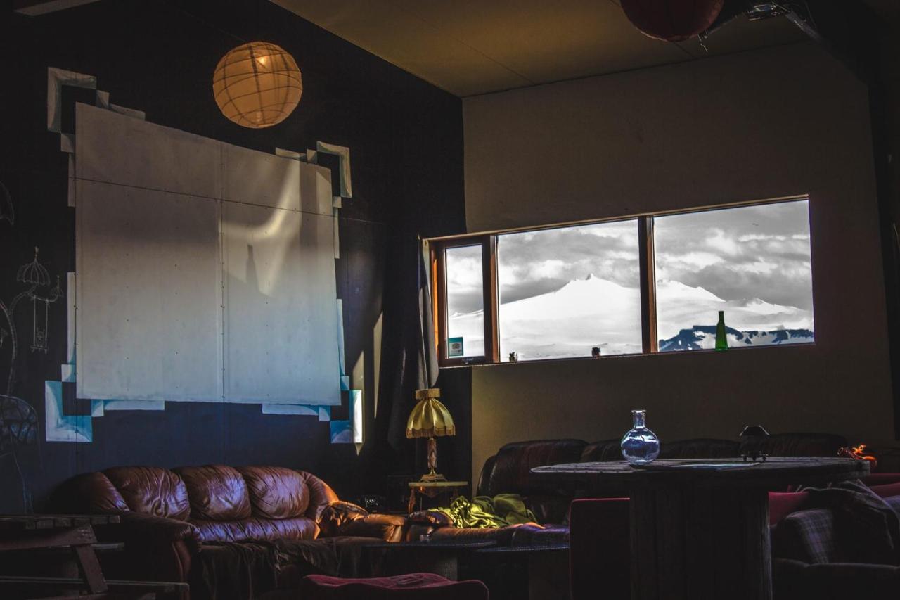The Freezer Hostel & Culture Center 헬리산두르 외부 사진