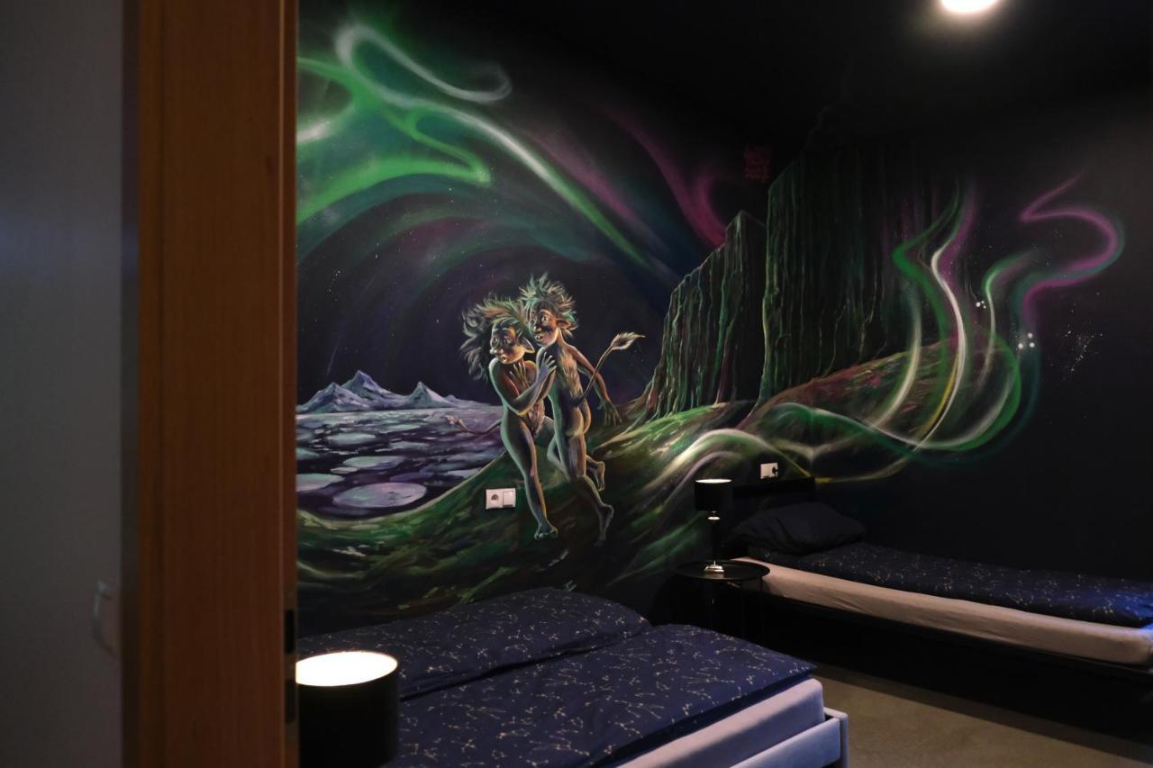 The Freezer Hostel & Culture Center 헬리산두르 외부 사진