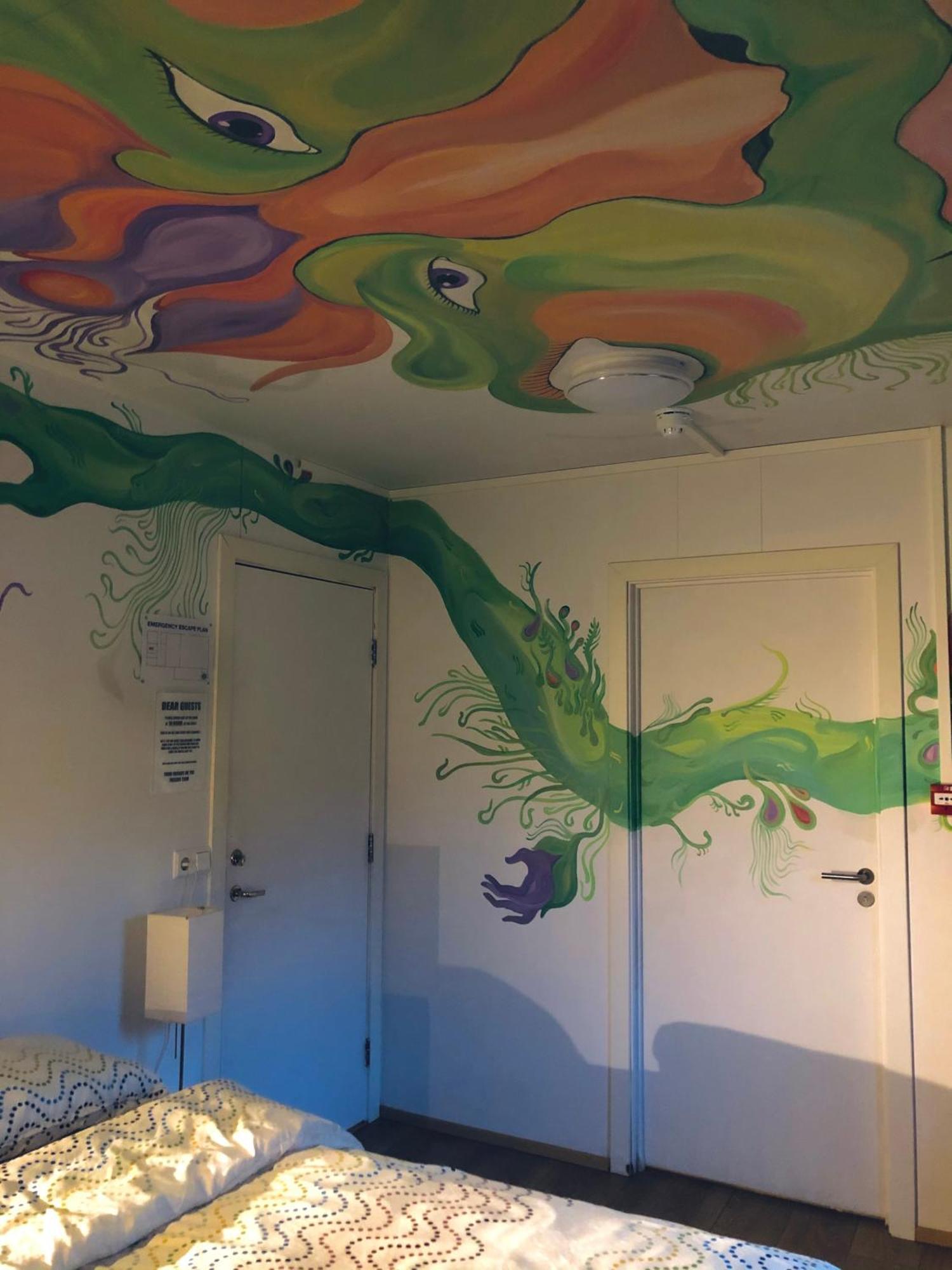 The Freezer Hostel & Culture Center 헬리산두르 객실 사진